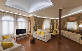 Monkeys Luxury Adriano Terrace